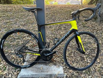Used Giant Defy Advanced 1 2018 2018 Road & Gravel — image 2 of 5