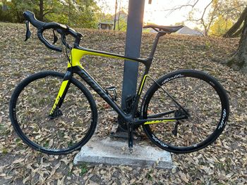 Used Giant Defy Advanced 1 2018 2018 Road & Gravel — image 1 of 5