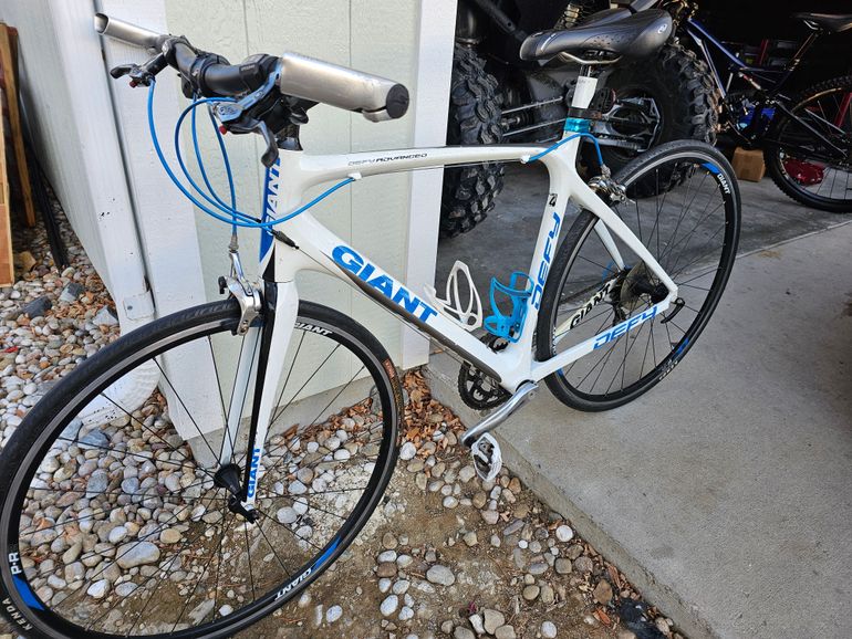 Giant Defy Advanced 4 used in M buycycle UK