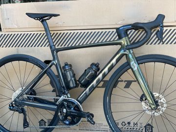 Gebrauchtes Scott Addict RC 40 2023 2023 Road & Gravel, Schwarz — Bild 2 von 4