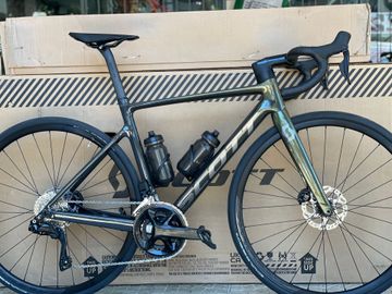 Gebrauchtes Scott Addict RC 40 2023 2023 Road & Gravel, Schwarz — Bild 4 von 4
