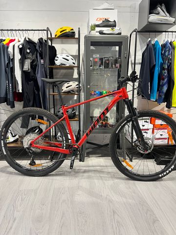 Tweedehands Giant XTC SLR 29 2 2022 2022 Mountainbike — afbeelding 1 van 3