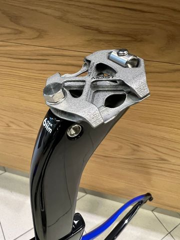 Pinarello Dogma F Disc 2023 Frameset 2023 Road & Gravel usato, Blu — immagine 5 di 5