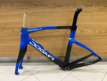 Brugt Pinarello Dogma F Disc 2023 Frameset 2023 Road & Gravel — billede 2 af 5