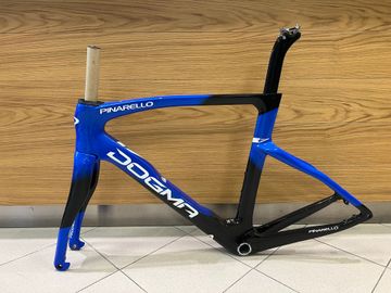 Pinarello Dogma F Disc 2023 Frameset 2023 Road & Gravel usato, Blu — immagine 2 di 5