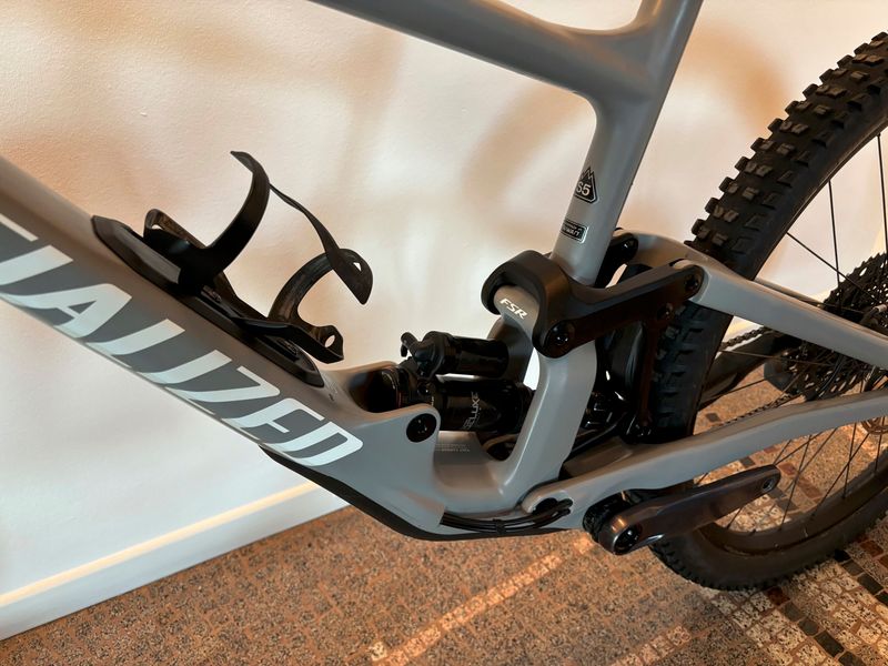Used Specialized Enduro Comp 2022 2022 Mountainbike, Light Gray, 29 — image 8 of 8