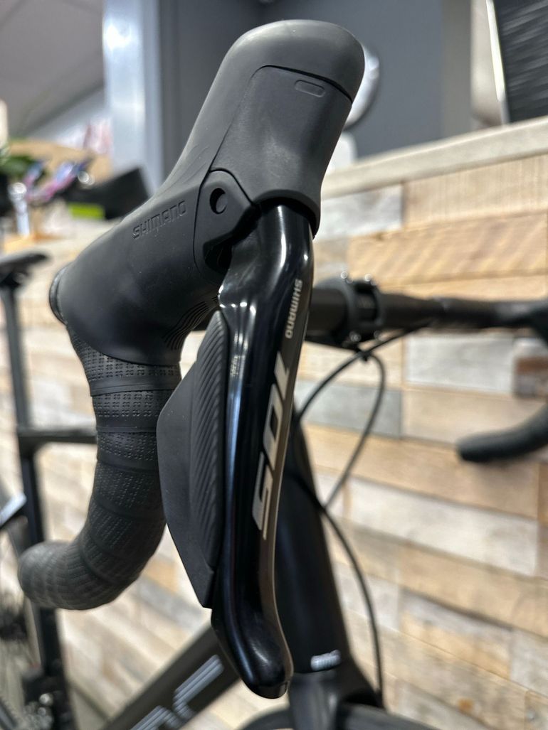 Used BMC Roadmachine FIVE 2023 2023 Road & Gravel, Black — image 8 of 9
