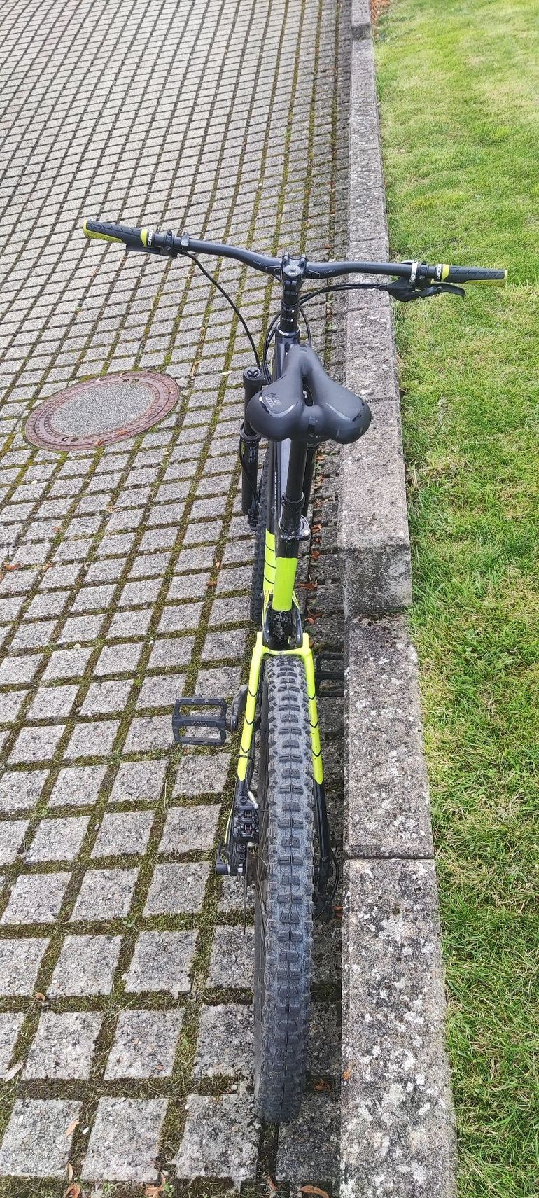 Gebrauchtes Giant Reign 27.5 2 2015 2015 Mountainbike, Schwarz, 27.5 — Bild 9 von 11