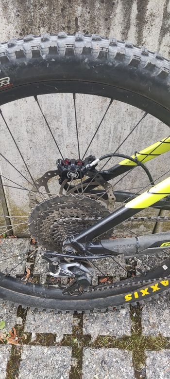 Gebrauchtes Giant Reign 27.5 2 2015 2015 Mountainbike, Schwarz, 27.5 — Bild 10 von 11