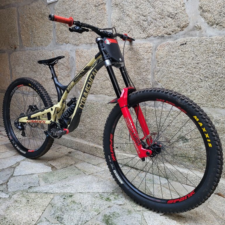 Commencal SUPREME DH TEAM used in M buycycle