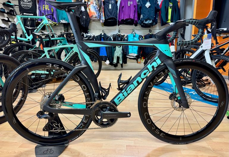 Brugt Bianchi Oltre PRO Ultegra Di2 2023 2023 Road & Gravel — billede 1 af 8