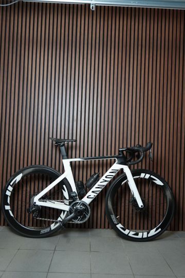 Used Canyon Aeroad CF SLX 8 Disc eTap 2022 2022 Road & Gravel, White — image 1 of 6