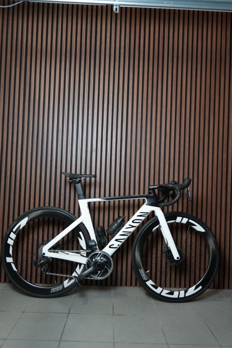 Used Canyon Aeroad CF SLX 8 Disc eTap 2022 2022 Road & Gravel, Blanco — image 1 of 6