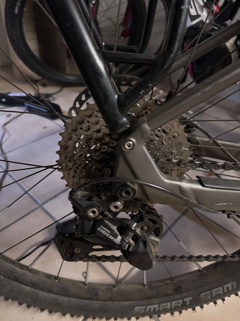 Used Focus Aventura 6.8 2020 Road & Gravel, Light Gray — image 7 of 8