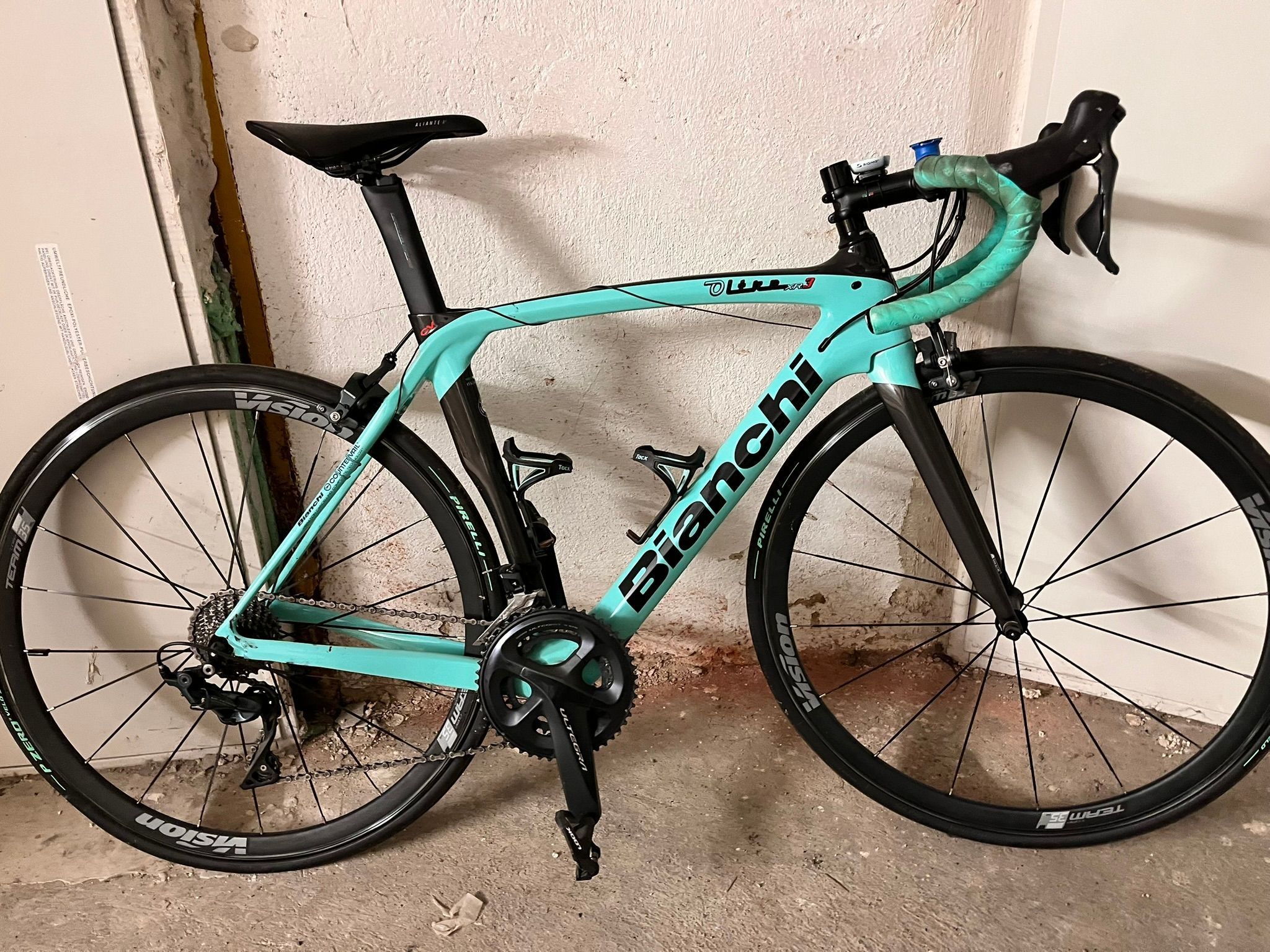 Bianchi Oltre XR3 Ultegra used in 52 cm | buycycle