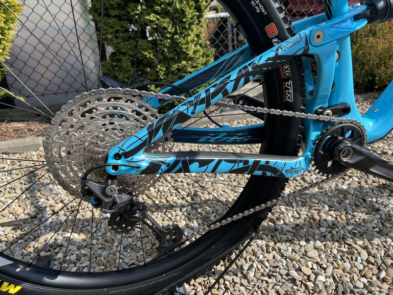 Used Ibis Ripmo V2 2022 Mountainbike, Blue — image 2 of 8