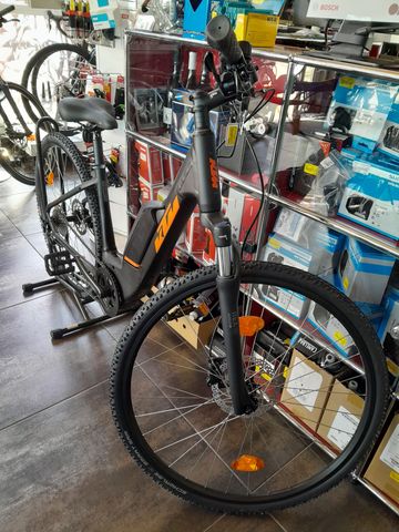 Used KTM Macina Cross A410 US 2024 Mountainbike, Black — image 2 of 3