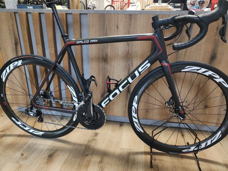 Focus IZALCO MAX Disc Ultegra Di2 used in LG | buycycle