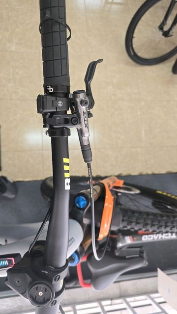 Gebrauchtes Orbea WILD M20 20mph 2024 2024 Mountainbike, Hellgrau, 29 — Bild 11 von 14