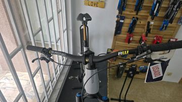 Gebrauchtes Orbea WILD M20 20mph 2024 2024 Mountainbike, Hellgrau, 29 — Bild 13 von 14