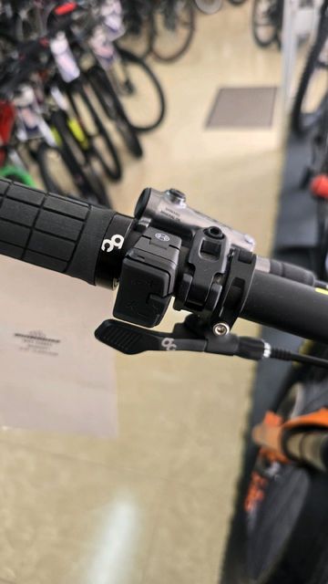 Gebrauchtes Orbea WILD M20 20mph 2024 2024 Mountainbike, Hellgrau, 29 — Bild 10 von 14