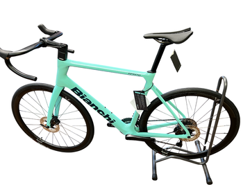 Bianchi Infinito Ultegra Di2 12v 2024 Road & Gravel usato, Blu — immagine 3 di 6