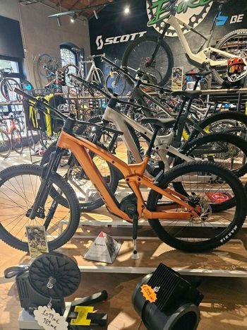 Used Scott Strike eRIDE 910 EVO 2023 2023 Mountainbike, Orange, 29 — image 1 of 5