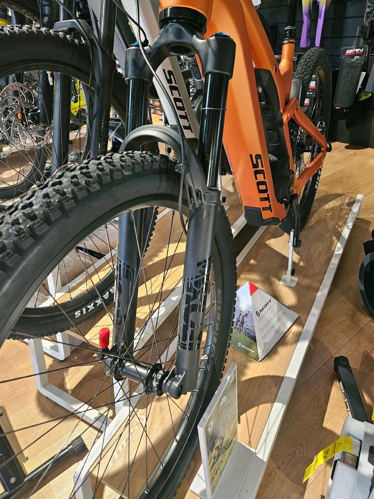 Used Scott Strike eRIDE 910 EVO 2023 2023 Mountainbike, Orange, 29 — image 3 of 5