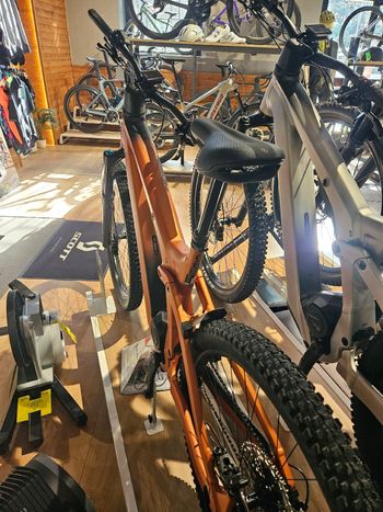 Used Scott Strike eRIDE 910 EVO 2023 2023 Mountainbike, Orange, 29 — image 4 of 5