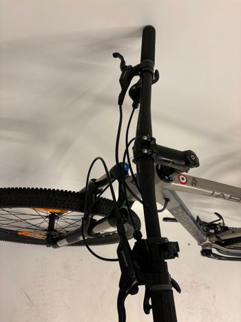 Used Bianchi 27.1 2017 Mountainbike, Light Gray — image 7 of 9