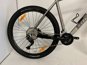 Used Bianchi 27.1 2017 Mountainbike, Light Gray — image 3 of 9