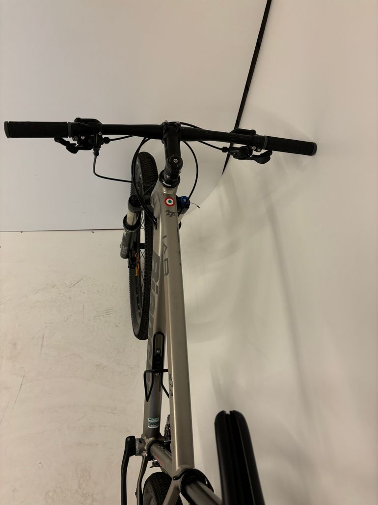 Used Bianchi 27.1 2017 Mountainbike, Light Gray — image 6 of 9