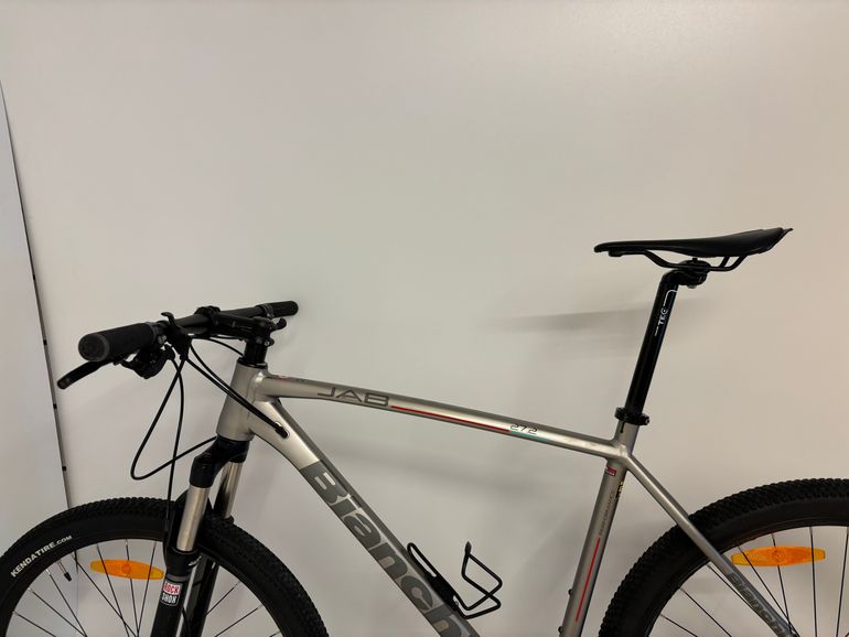 Used Bianchi 27.1 2017 Mountainbike, Light Gray — image 9 of 9