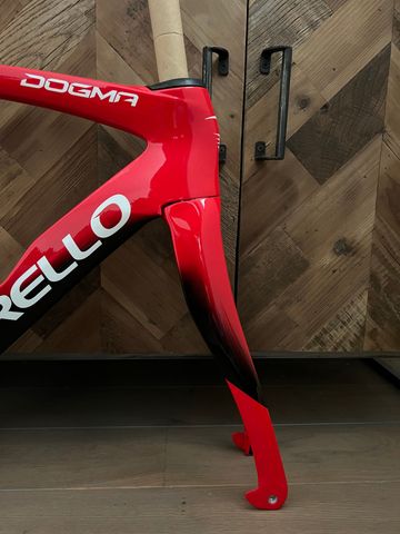 Used Pinarello NEW! Pinarello Dogma F Disc/Carbon/Size 51/Frameset/Rahmenset Frameset 2024 Road & Gravel, Black — image 4 of 11