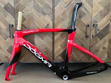 Used Pinarello NEW! Pinarello Dogma F Disc/Carbon/Size 51/Frameset/Rahmenset Frameset 2024 Road & Gravel, Black — image 10 of 11