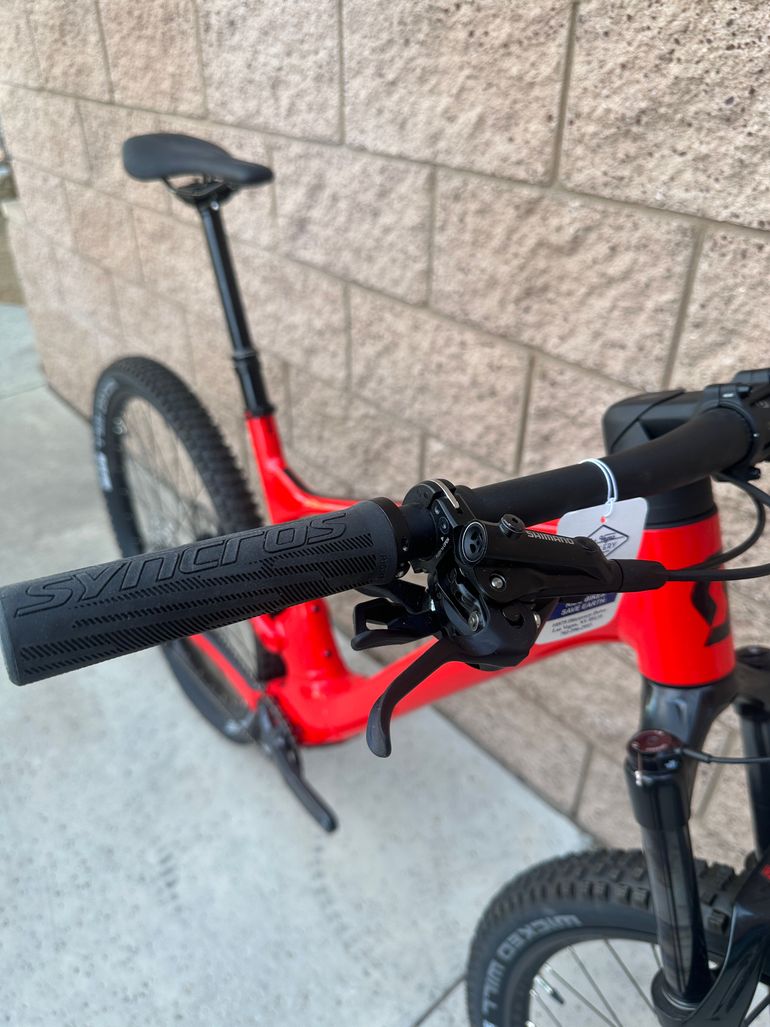 Used Scott Spark 960 2023 2023 Mountainbike, Red, 29 — image 8 of 15
