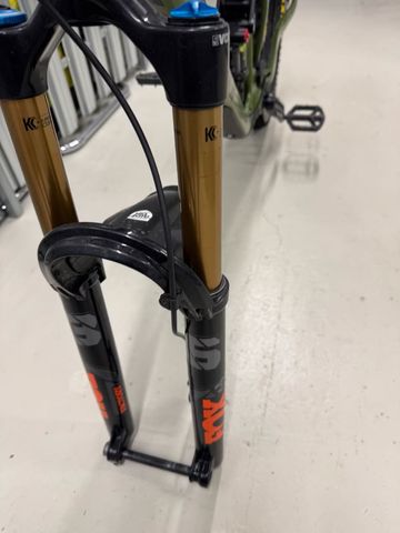 Used Pivot Switchblade Race XT 2021 2021 Mountainbike, Green, 29 — image 7 of 20
