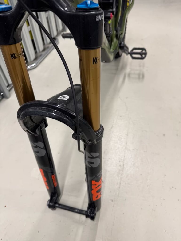 Used Pivot Switchblade Race XT 2021 2021 Mountainbike, Green, 29 — image 7 of 20
