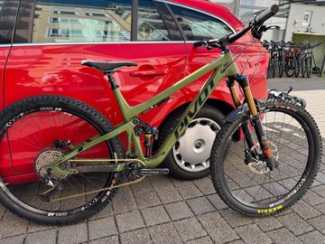 Used Pivot Switchblade Race XT 2021 2021 Mountainbike, Green, 29 — image 1 of 20