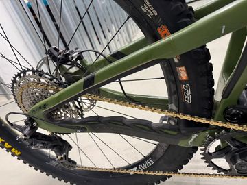 Used Pivot Switchblade Race XT 2021 2021 Mountainbike, Green, 29 — image 10 of 20