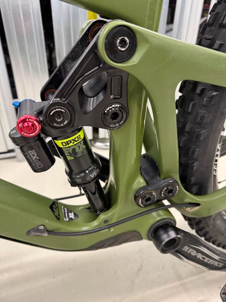 Used Pivot Switchblade Race XT 2021 2021 Mountainbike, Green, 29 — image 18 of 20