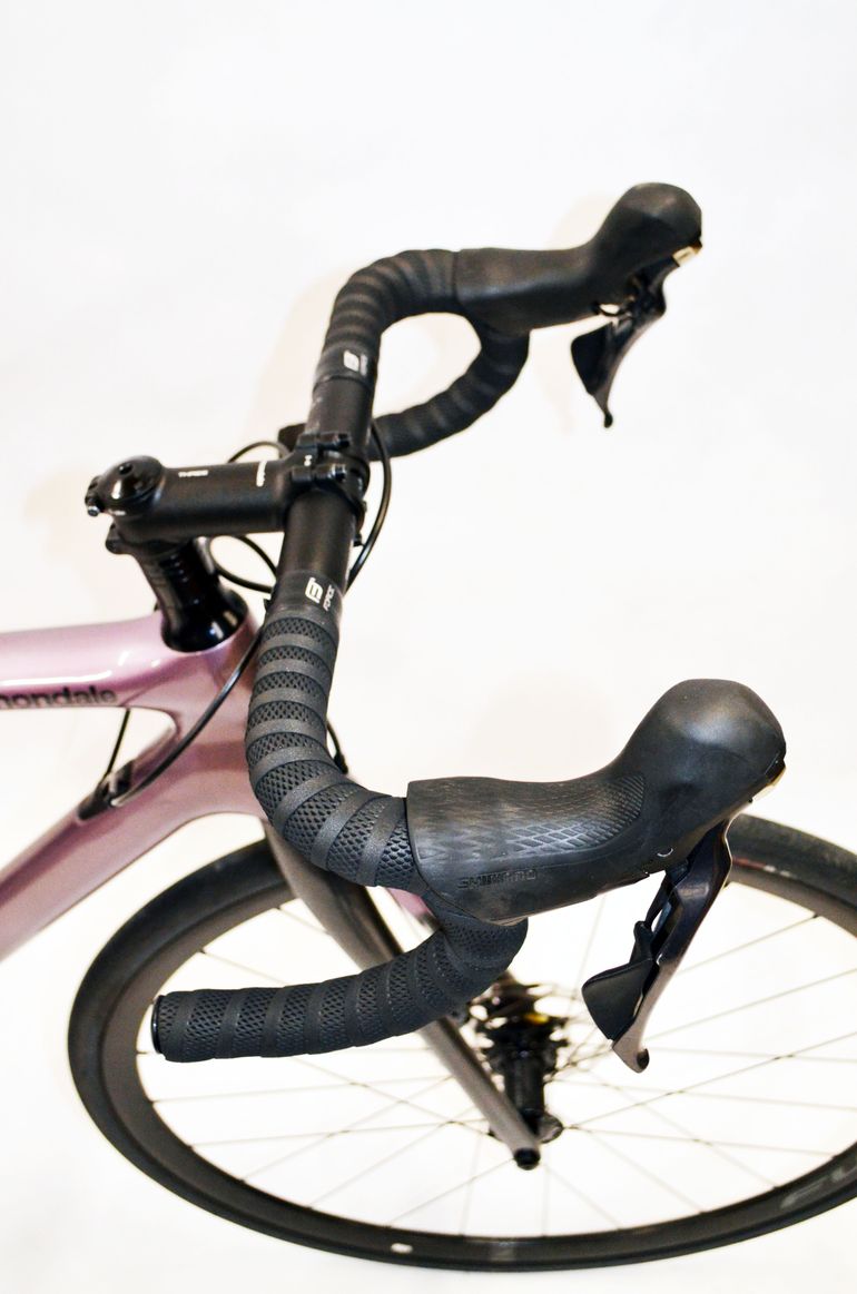 Used Cannondale Synapse Carbon Women's Ultegra 2022 Road & Gravel, Violett — image 3 of 7