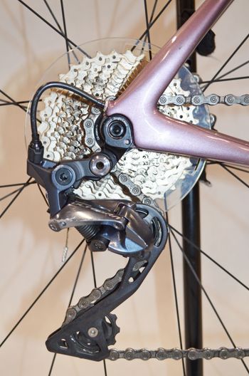 Used Cannondale Synapse Carbon Women's Ultegra 2022 Road & Gravel, Violett — image 4 of 7