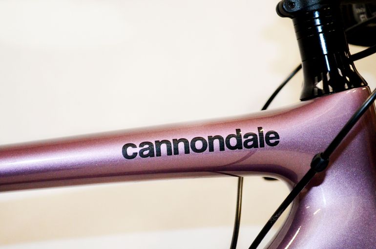 Used Cannondale Synapse Carbon Women's Ultegra 2022 Road & Gravel, Violett — image 6 of 7