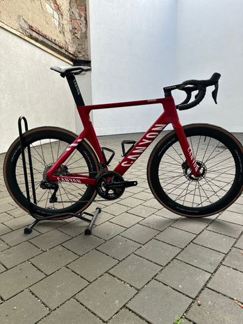 Used Canyon Aeroad CFR Disc MvdP 2023 Road & Gravel, Rot — image 8 of 8