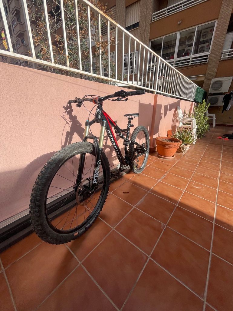 Used Specialized Stumpjumper Coil Carbon 29/6Fattie 2018 2018 Mountainbike, Black, 29 — image 4 of 8