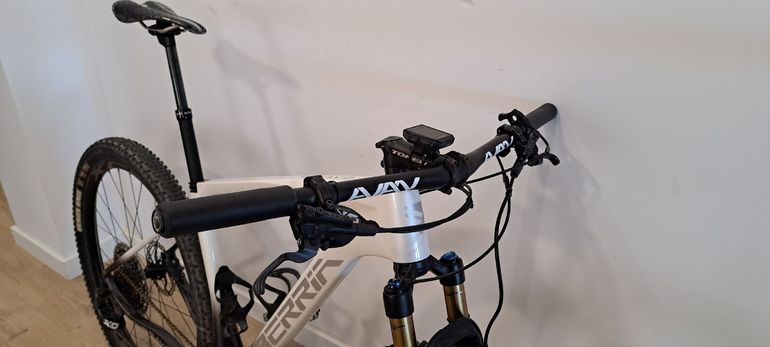 Used Berria BRAVO BR 8 2019 Mountainbike, Weiß, 29 — image 6 of 8