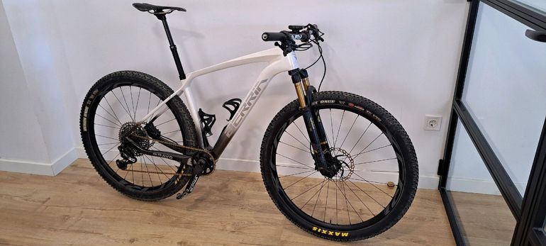 Used Berria BRAVO BR 8 2019 Mountainbike, Weiß, 29 — image 2 of 8