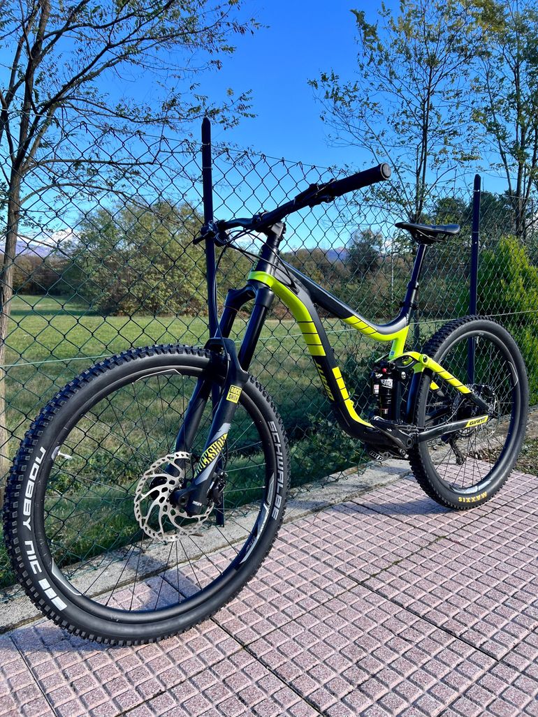 Used Giant Reign 2 2017 2017 Mountainbike, Negro — image 2 of 6
