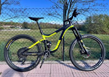 Used Giant Reign 2 2017 2017 Mountainbike, Negro — image 1 of 6